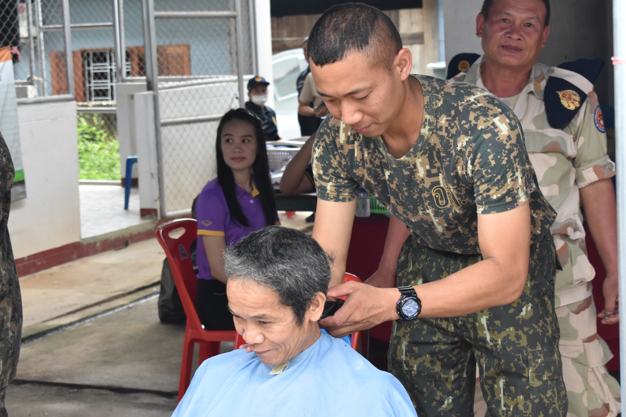 LINE_ALBUM_อำเภอยิ้มบ้านเกษตรสมบูรณ์_๒๓๐๖๐๗_3-1